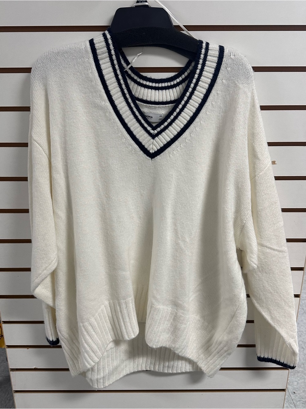 Sonoma Women's Cream V-Neck Sweater with Navy Trim